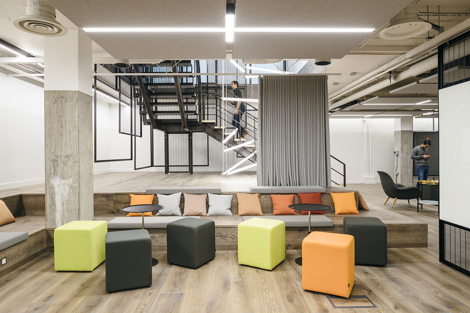 inside-sapientrazorfish-s-new-london-office-officelovin