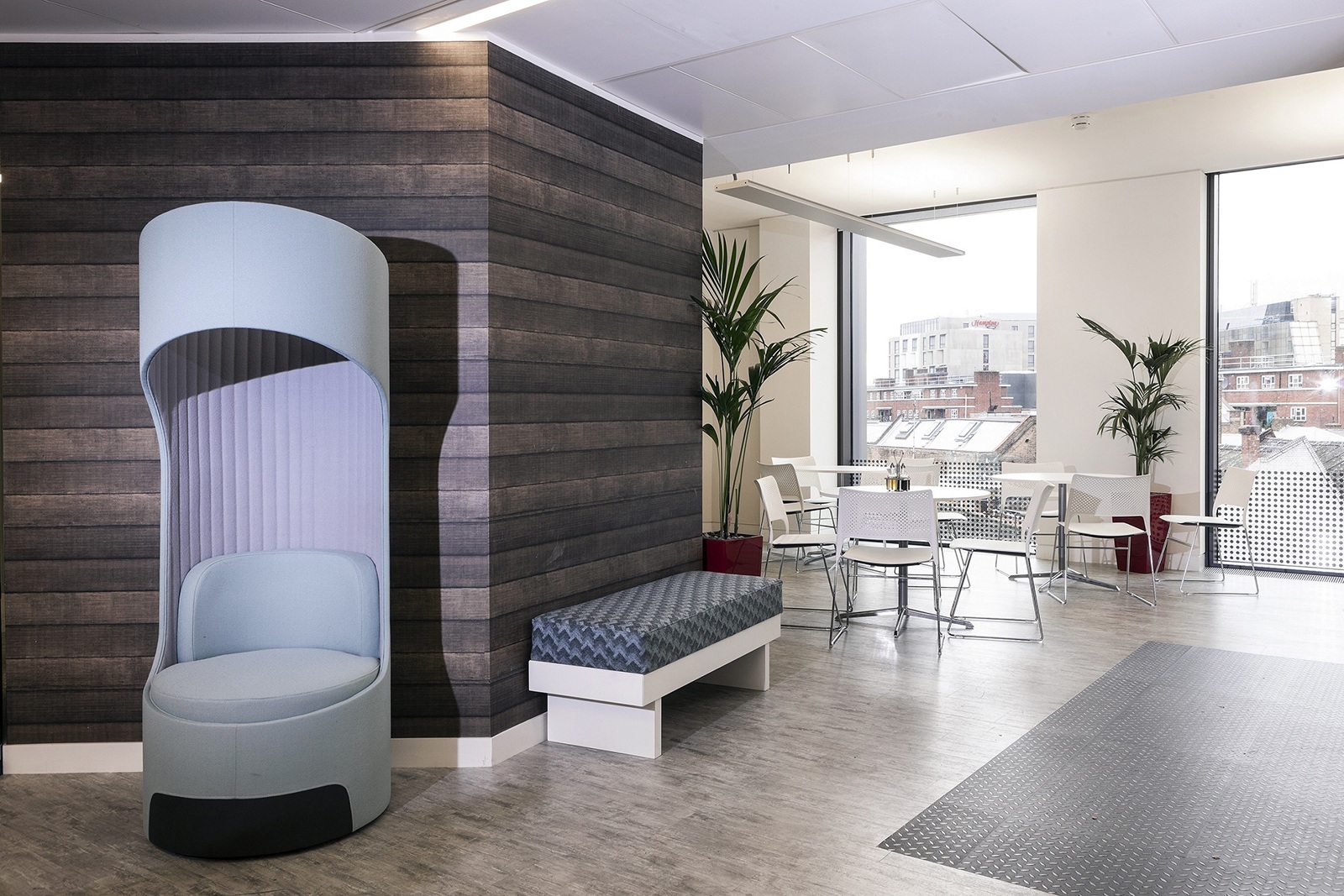Take a Look at Fieldglass’ Elegant Office in London