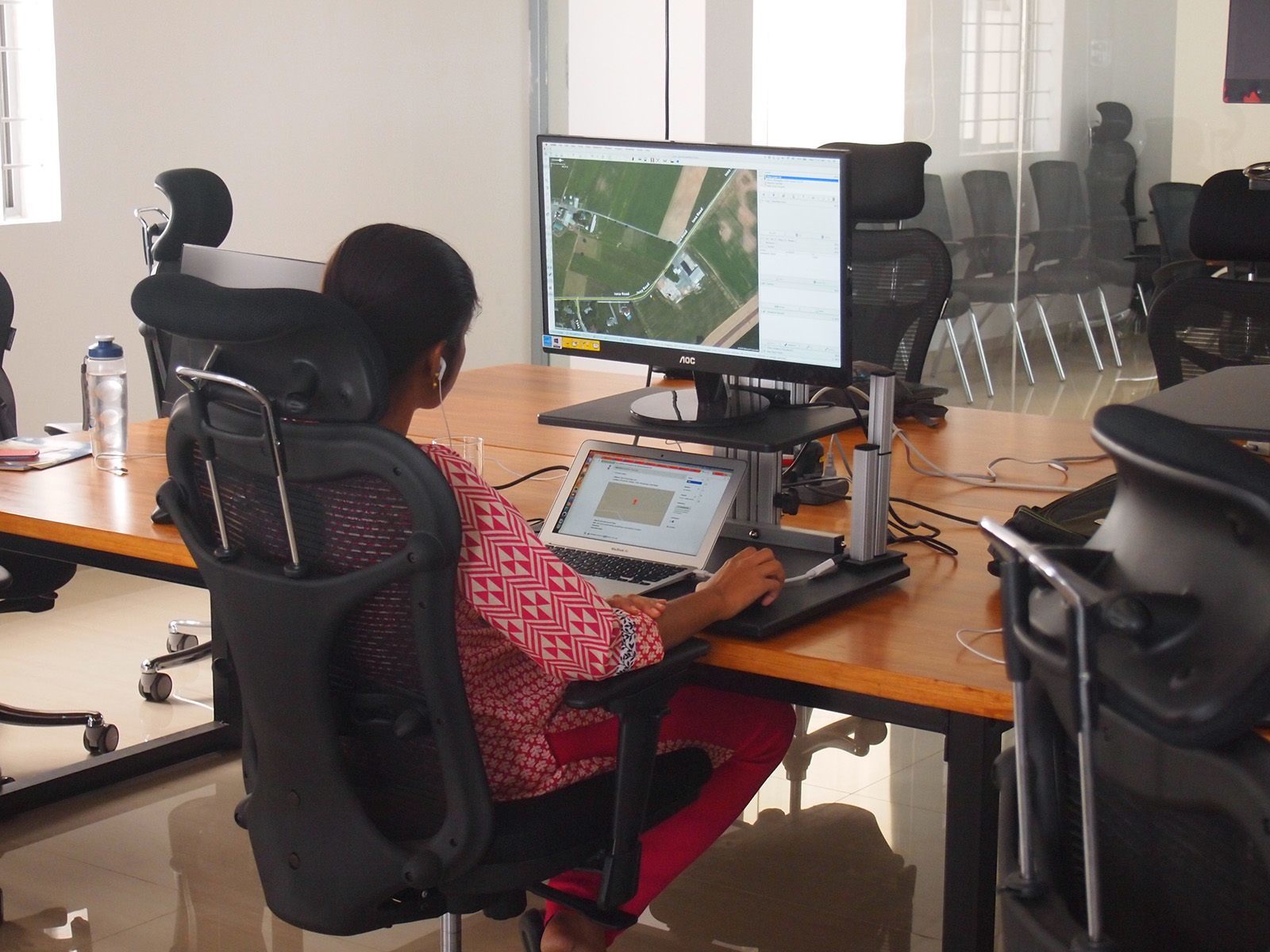 An Exclusive Look Inside Mapbox’s New Office in India - Officelovin'