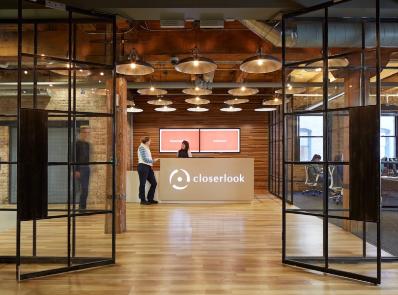 chicago-closerlook-office-1