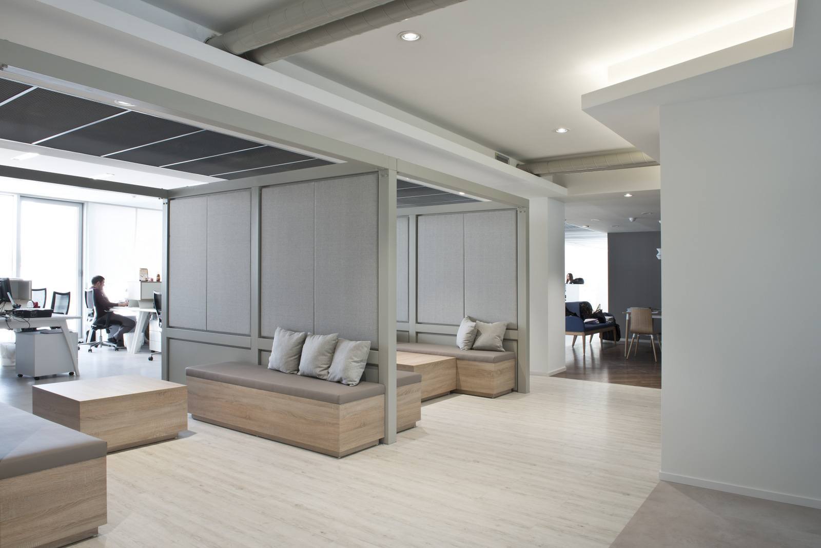 Take a Look at GfK's Elegant Milan Office - Officelovin'