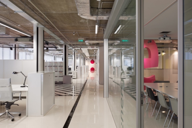 A Tour of E:MG’s Stylish Moscow Headquarters