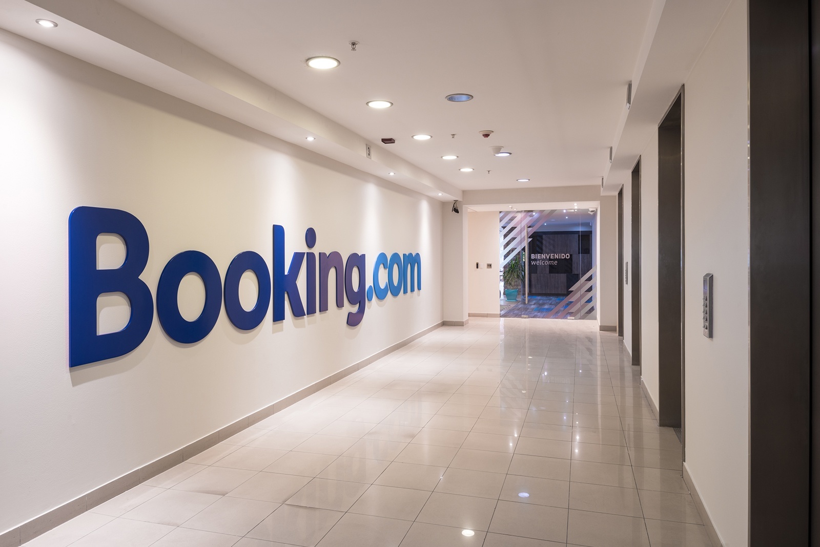 booking-chile-office-1