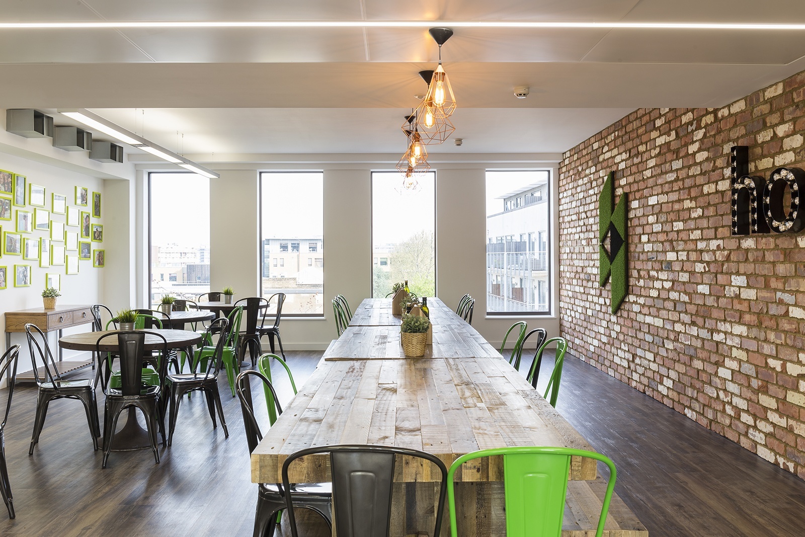 A Tour of Houzz  s New European Headquarters Officelovin 