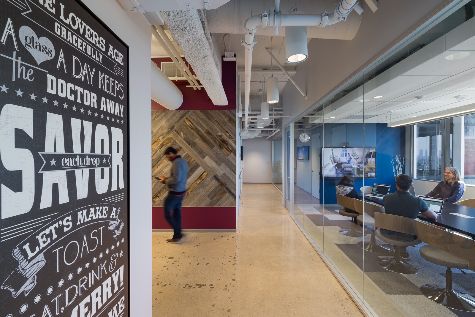 A Peek Inside Blackline's Los Angeles Office - Officelovin