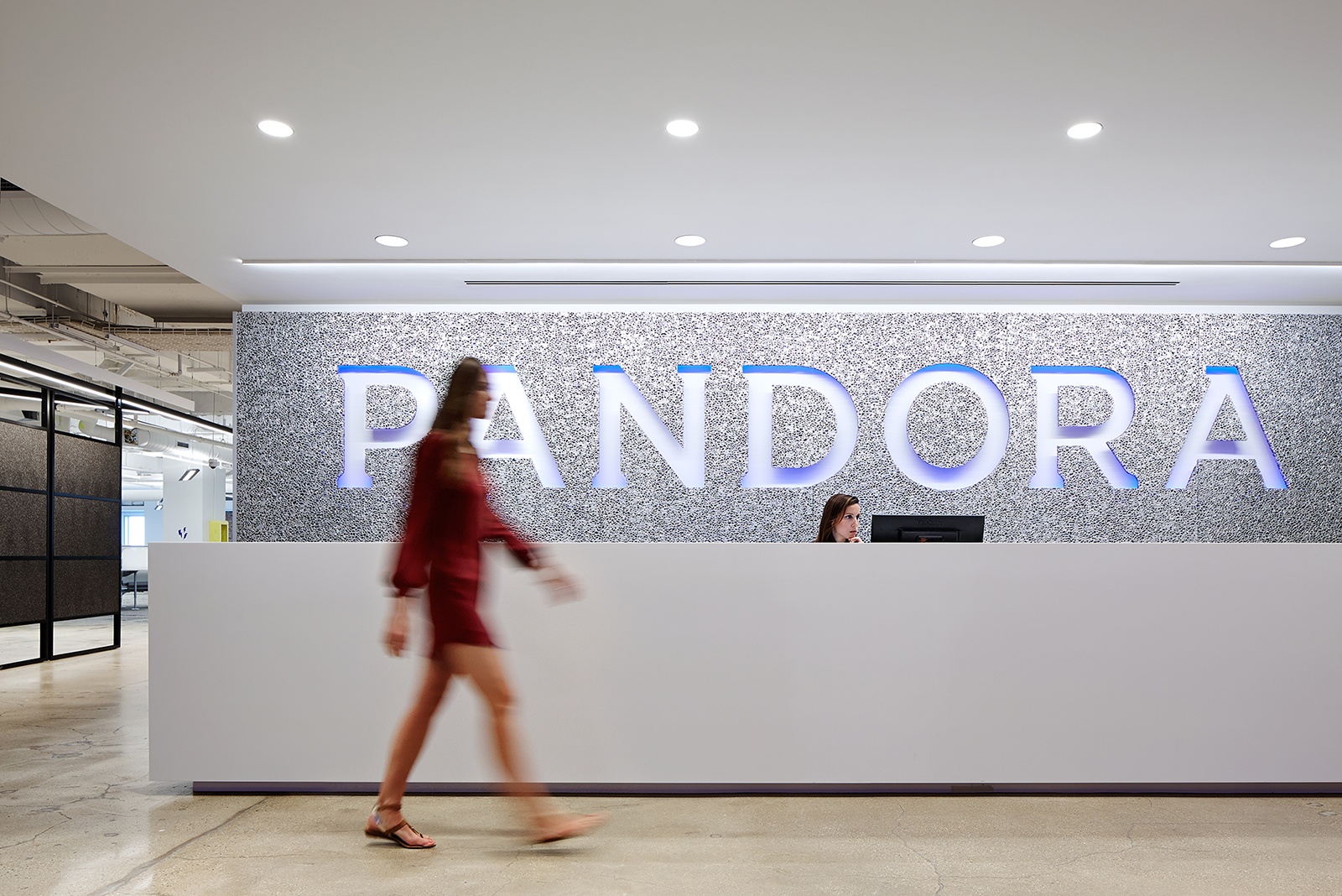 handle Uredelighed kultur Inside Pandora's New Chicago Office - Officelovin'