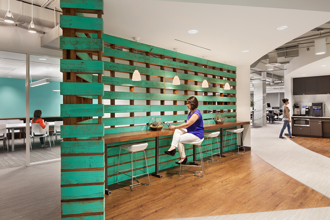 A Quick Look Inside Stitch Fix’s Fashionable Austin Office