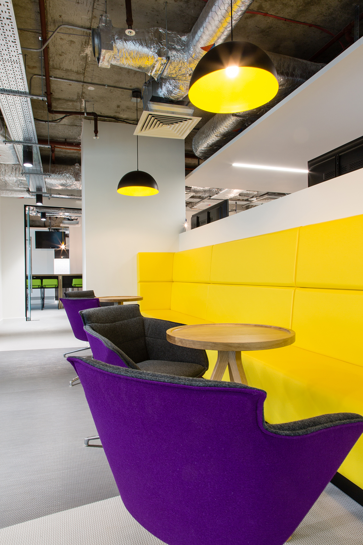 Inside Career Builder’s New Sleek London Office Officelovin'