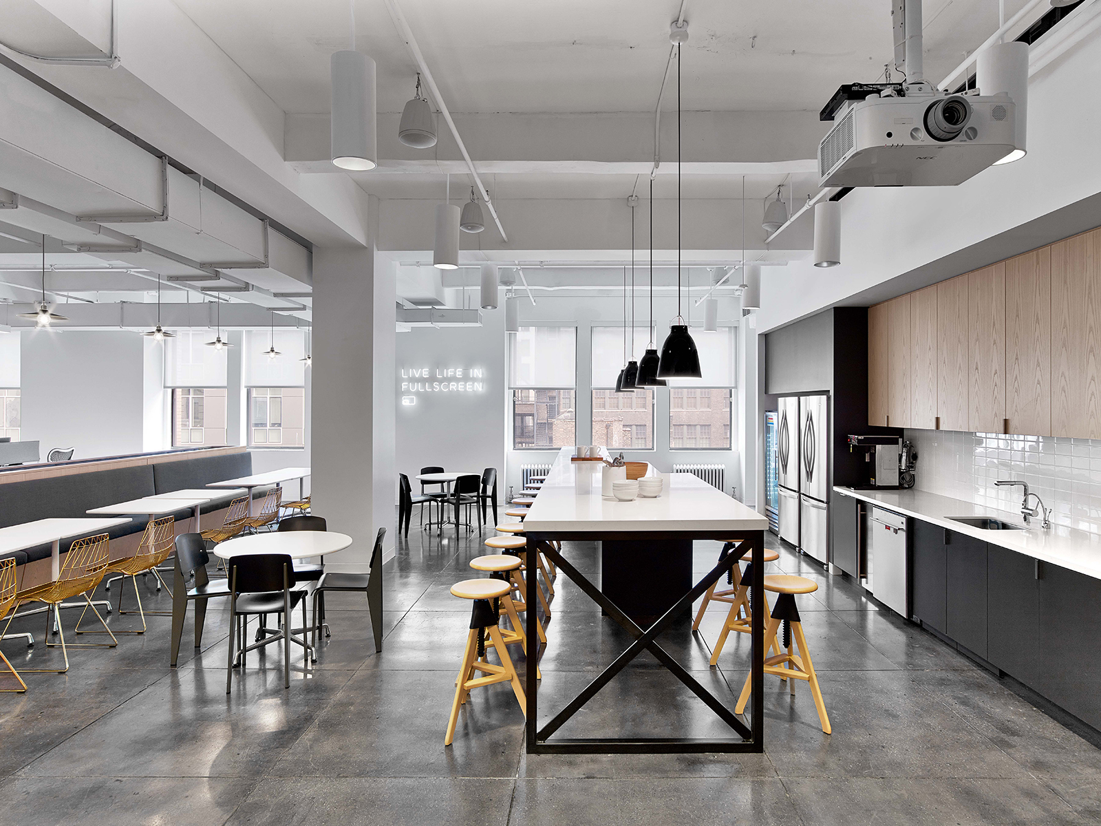 fullscreen-office-4
