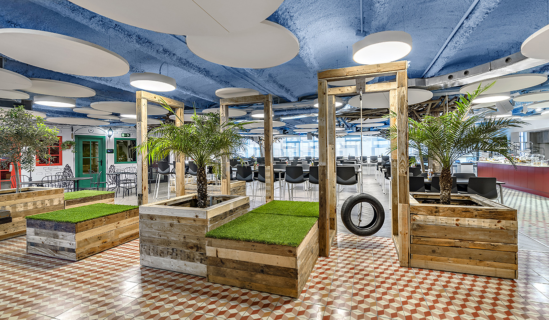 A Look Inside King S Playful Barcelona Office Officelovin