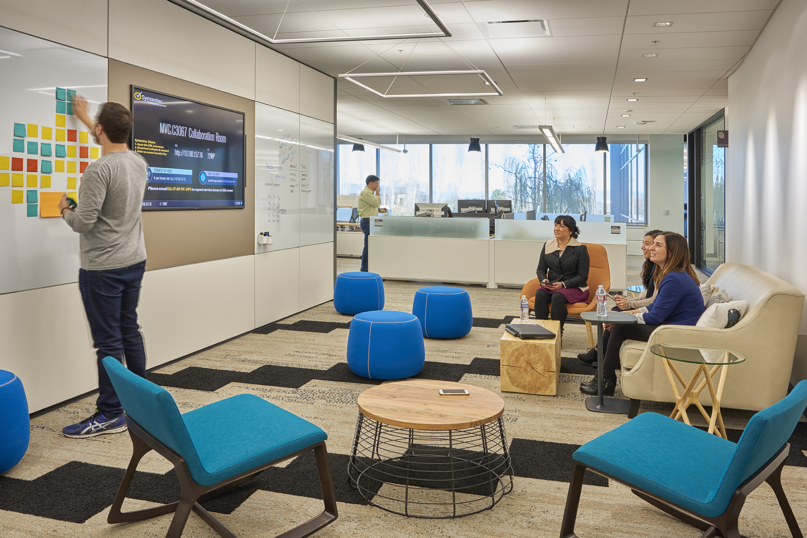 Media wall symantec-mountain-view-office-12