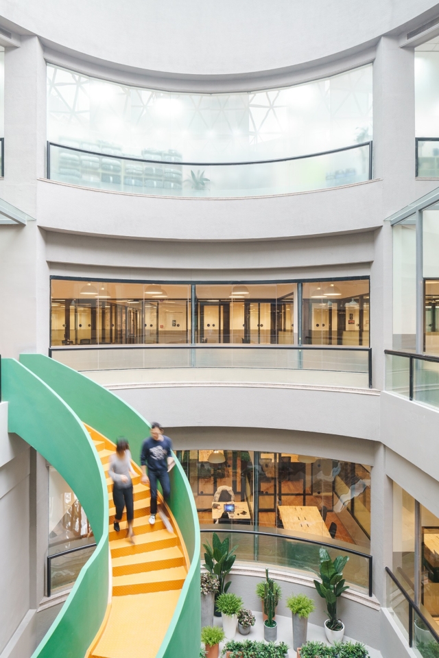 A Tour of WeWork – Yan’An Dong Lu