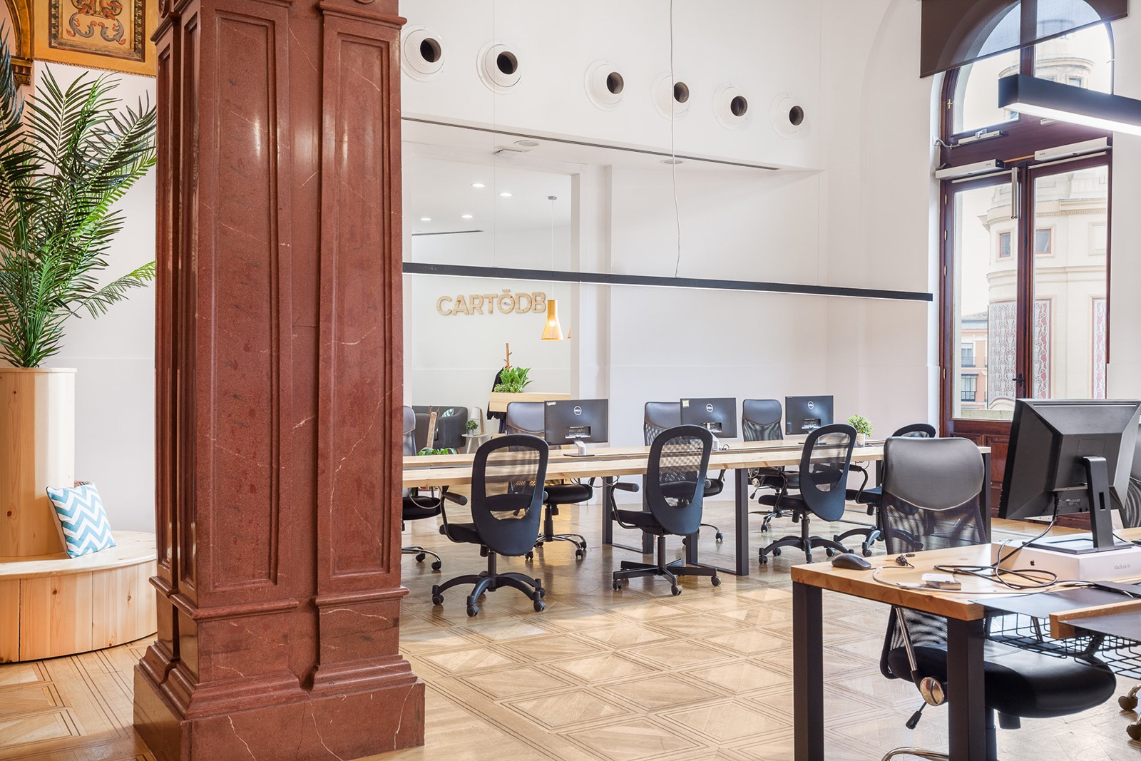 carto-db-office-3