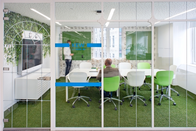 A Tour of LinkedIn’s Sleek London Office – Phase Two