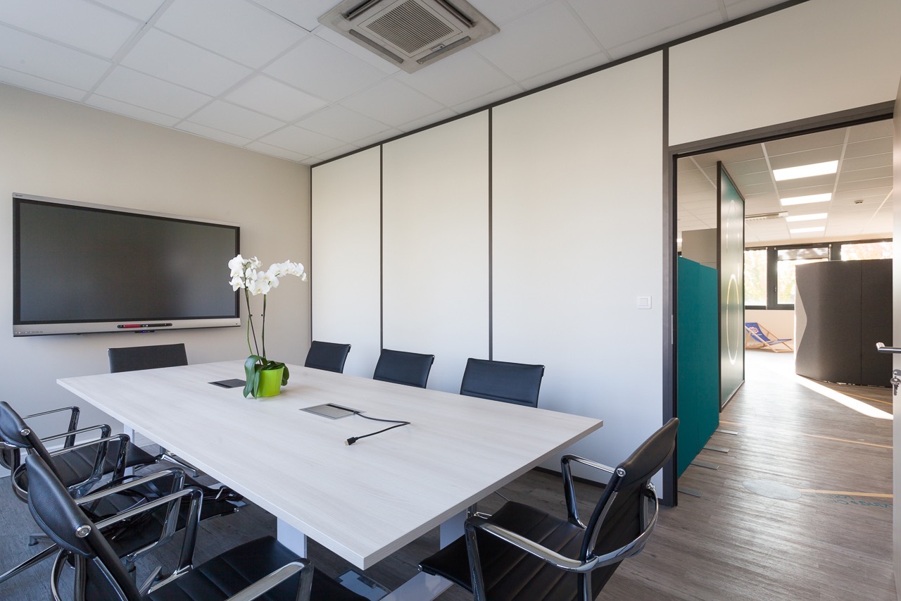 Conference room cojecom-office-11