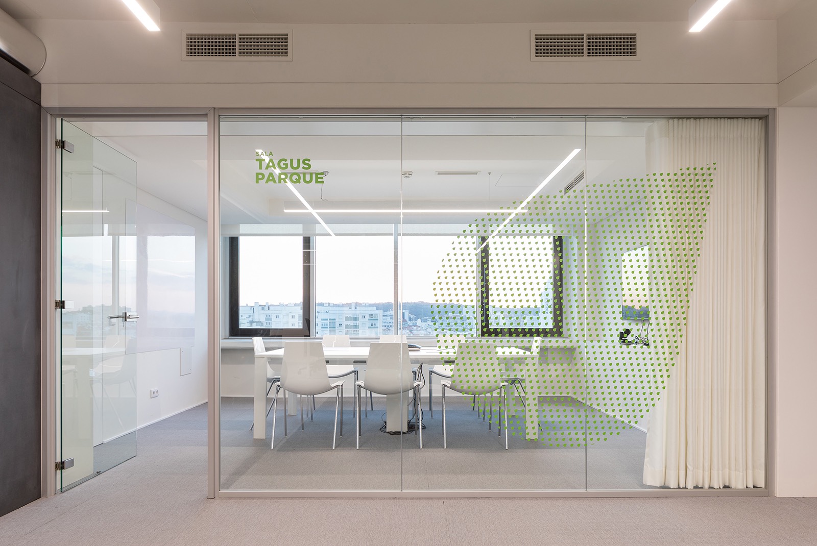 Meeting room seedrs-office-lisbon-16