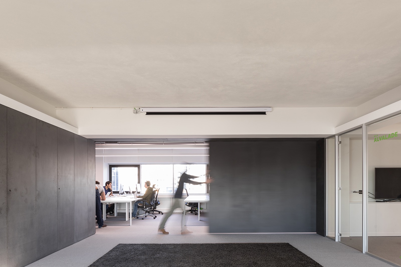 Sliding doors seedrs-office-lisbon-18