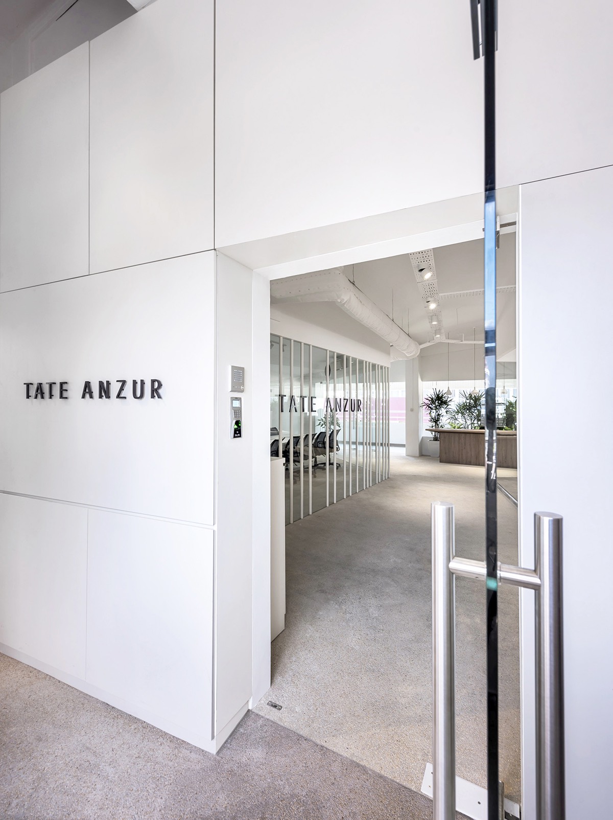 tate-anzur-office-4