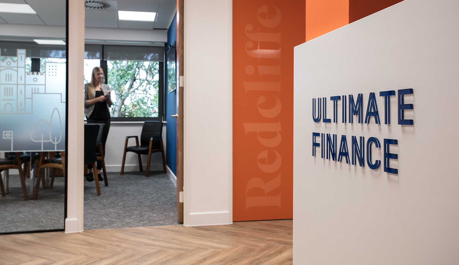ultimate-finance-office-3