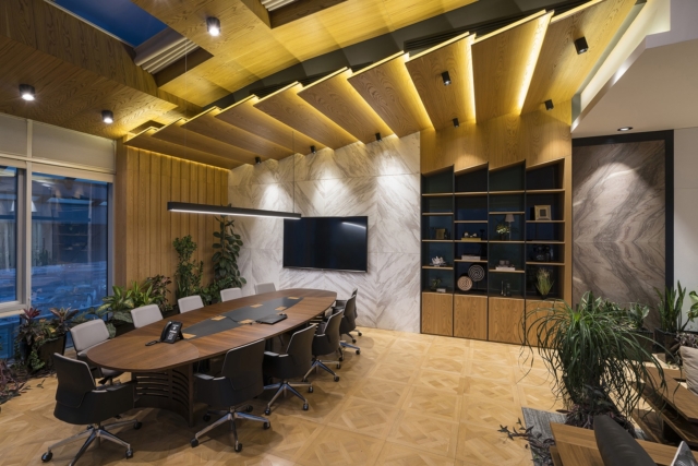 A Look Inside Akyapi’s Elegant Istanbul Office