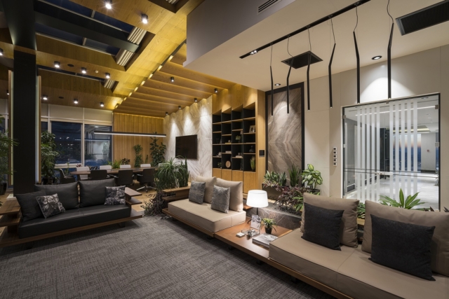 A Look Inside Akyapi’s Elegant Istanbul Office