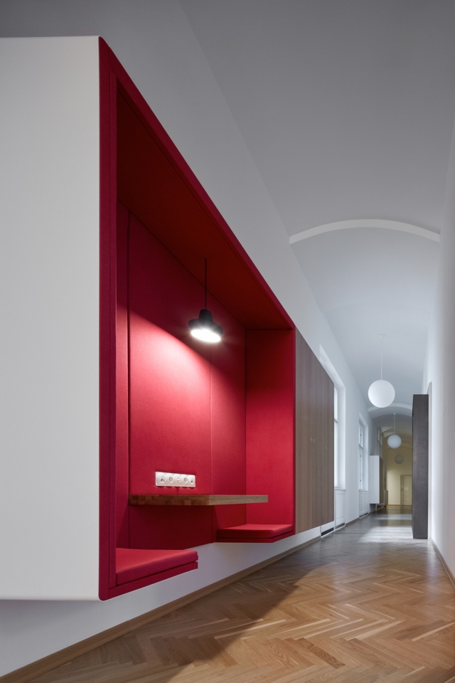 A Look Inside Aon’s Elegant Prague Office