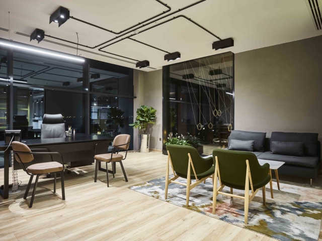 A Tour of Hira Walraven’s Stylish Office