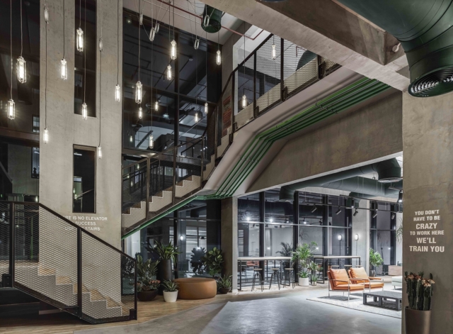 A Tour of Hira Walraven’s Stylish Office