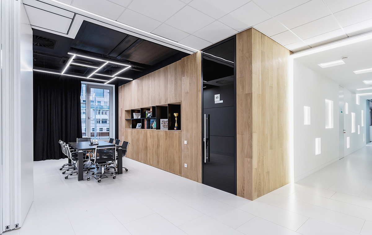 A Look Inside RD Construction’s Minimalist Moscow Office