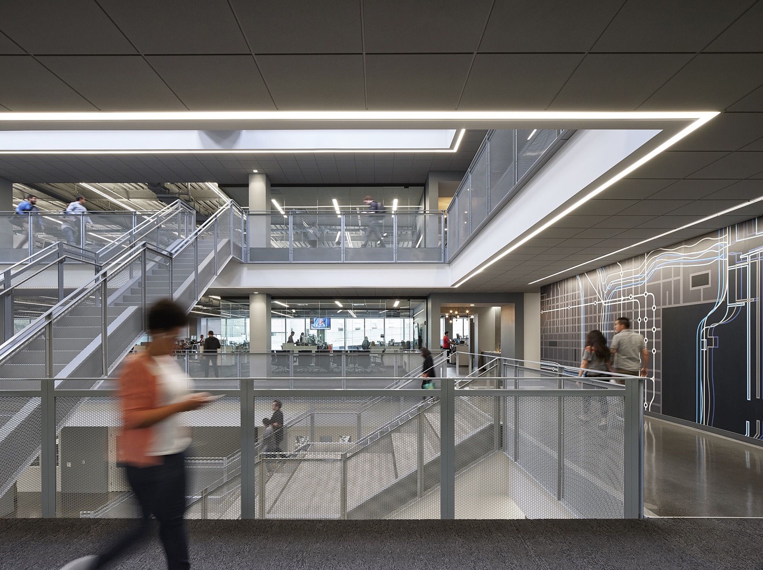 Atrium c-h-robinson-office-chicago-9