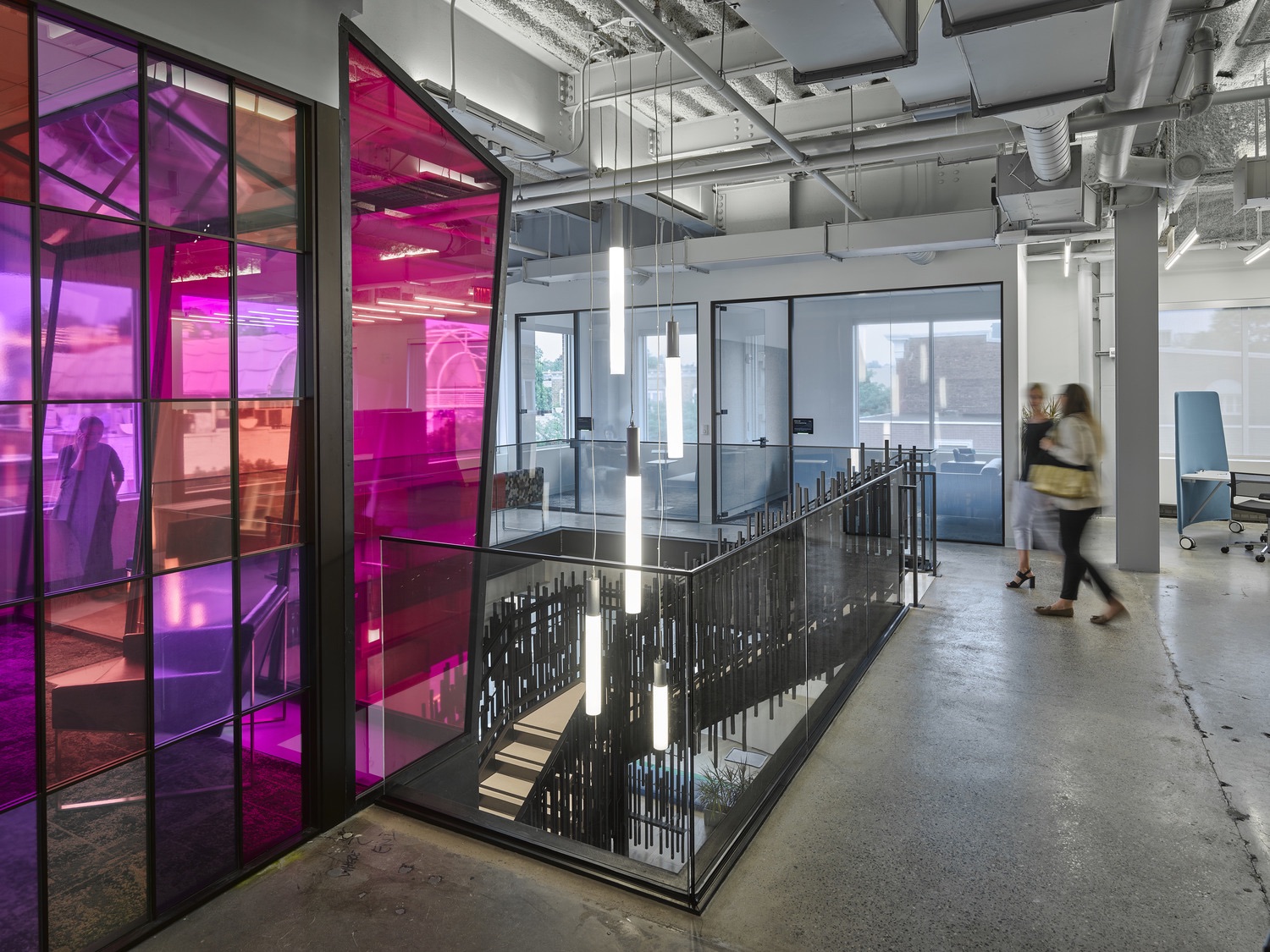 a-tour-of-boston-consulting-group-s-modern-office-in-summit-officelovin