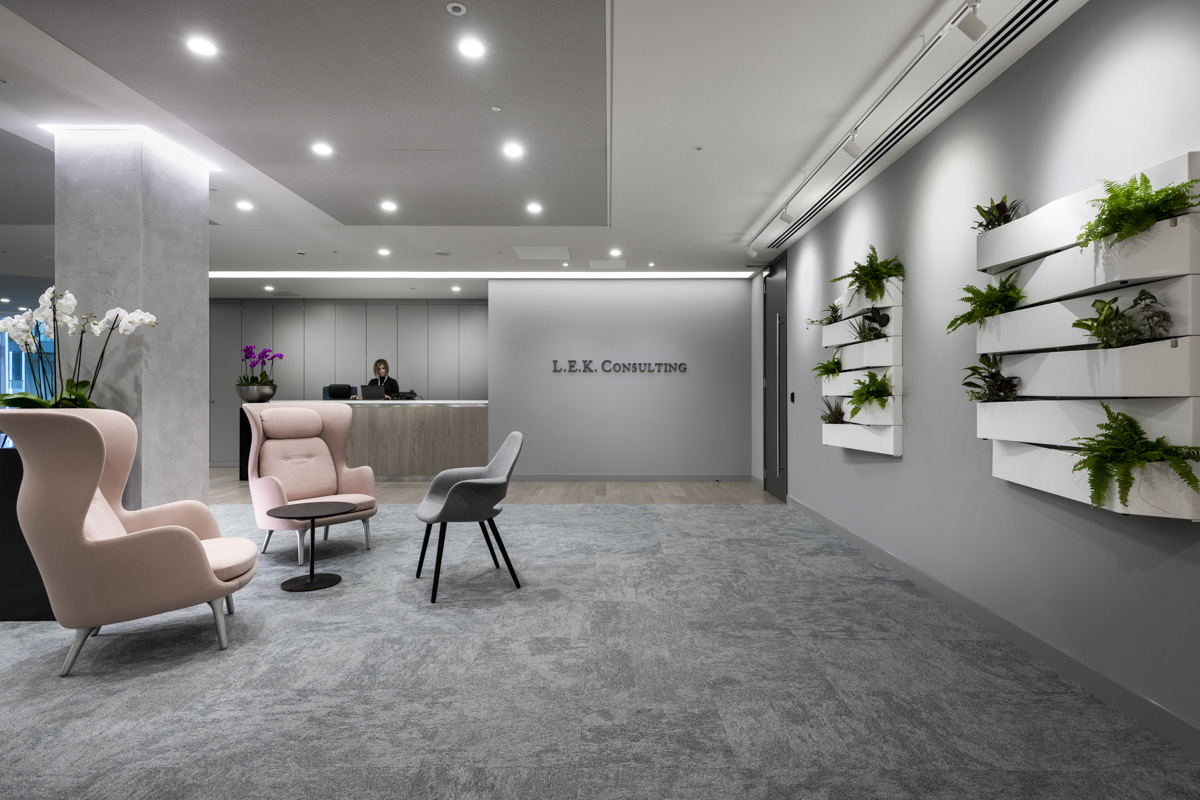 A Look Inside L.E.K. Consulting’s Modern London Office