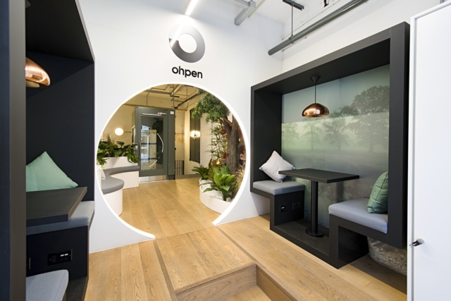 Inside Private Financial Company Offices in London
