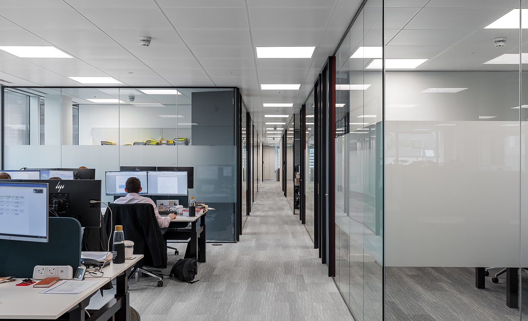 Workspace boult-wade-tennant-office-17