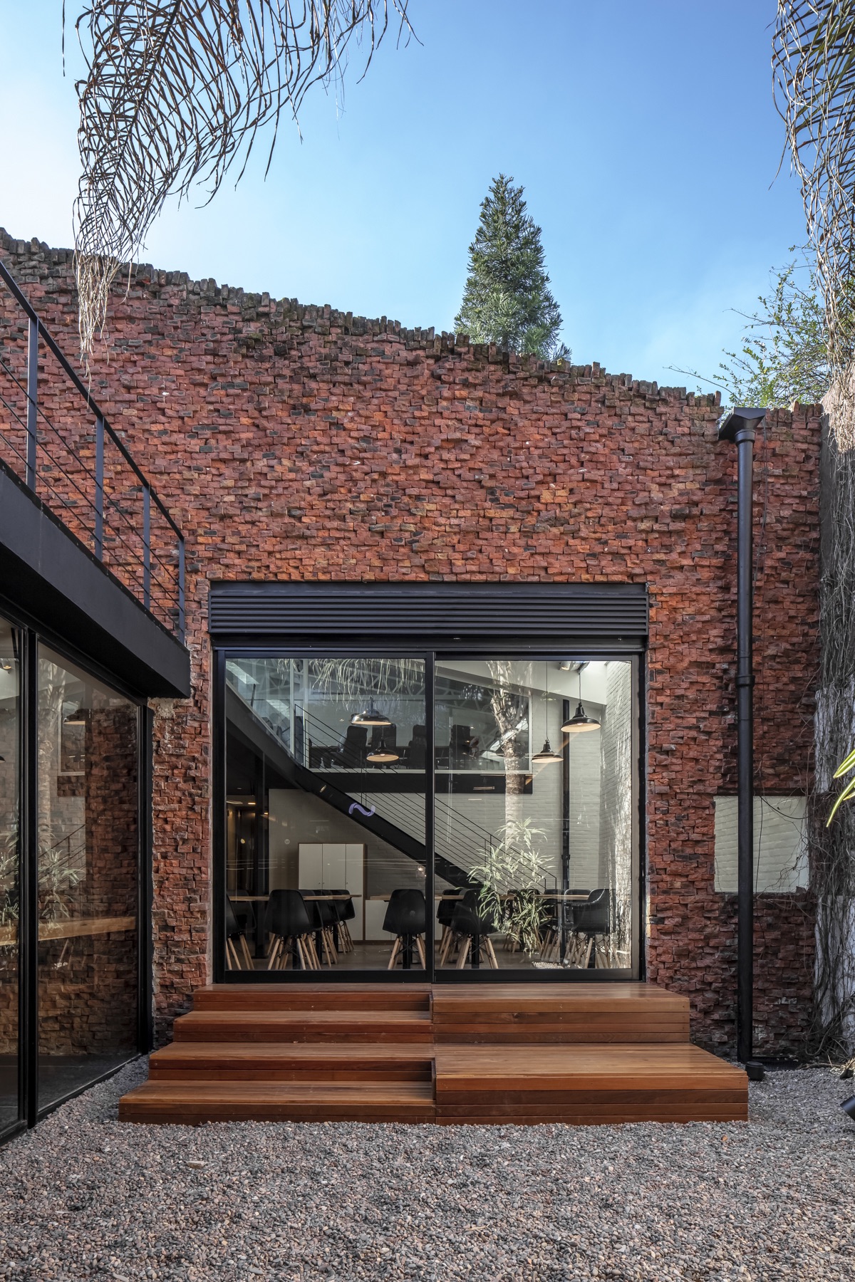 Outdoor garden uala-buenos-aires-office-14