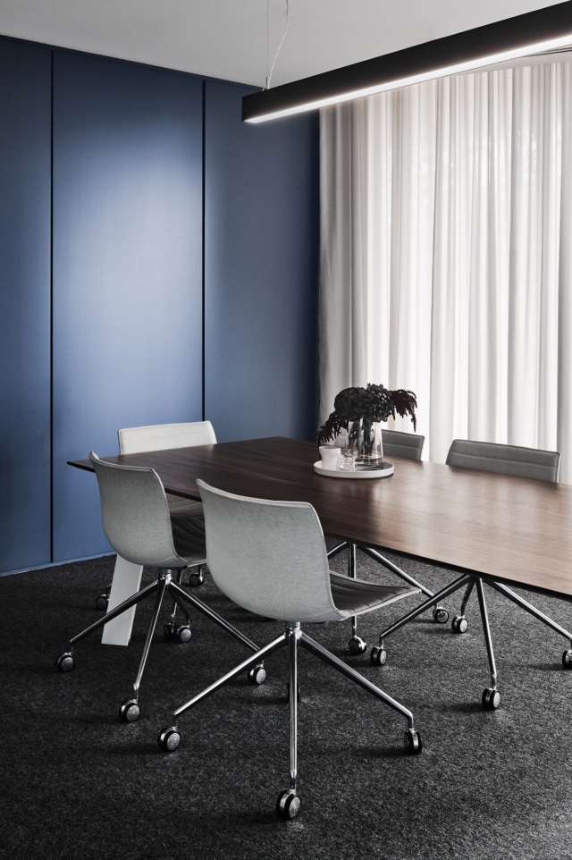A Look Inside DealCorp’s Minimalist Melbourne Office
