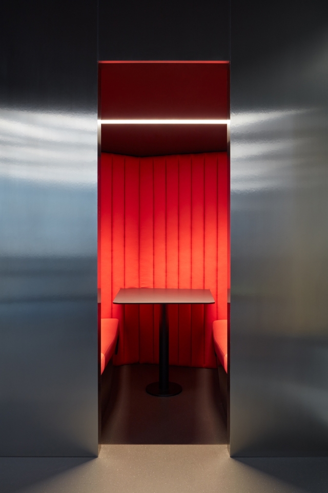 A Tour of EOH’s Futuristic Prague Office