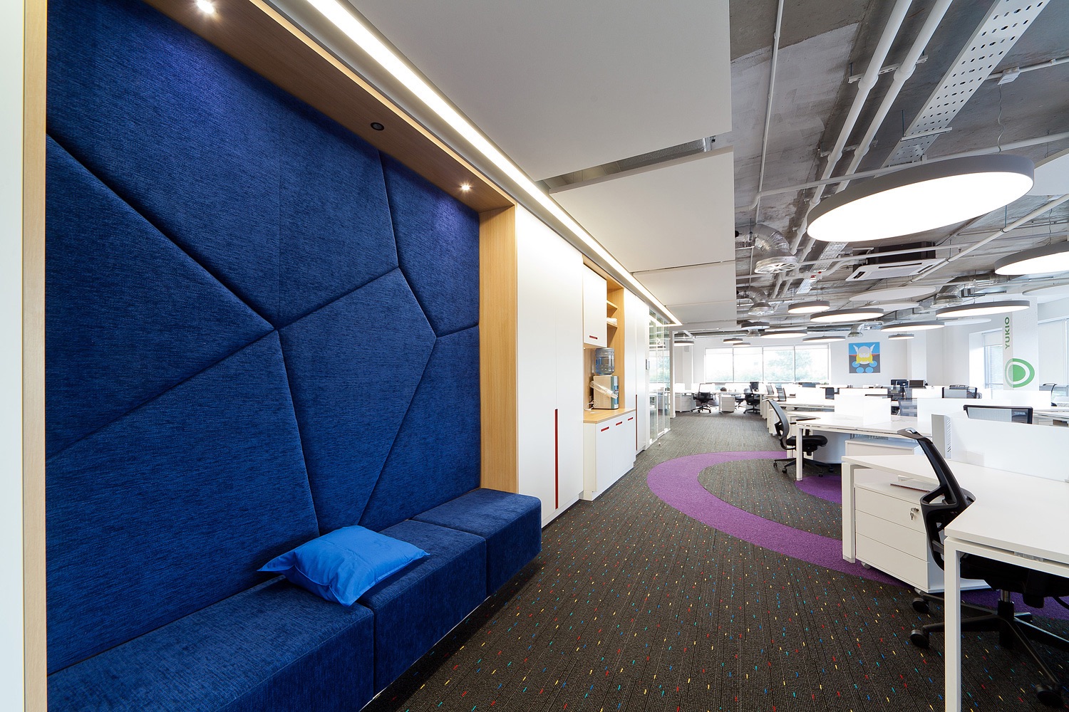 Wall seating alfa-bank-office-9