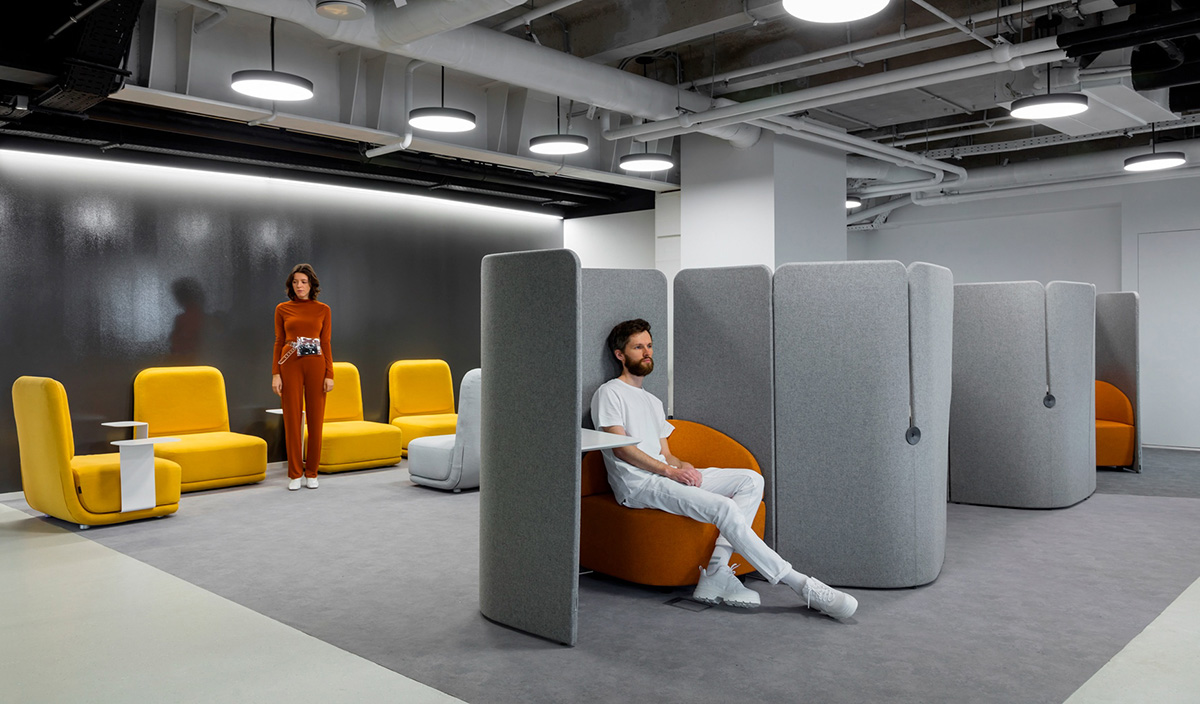 A Tour of Lamoda’s Minimalist Moscow Office