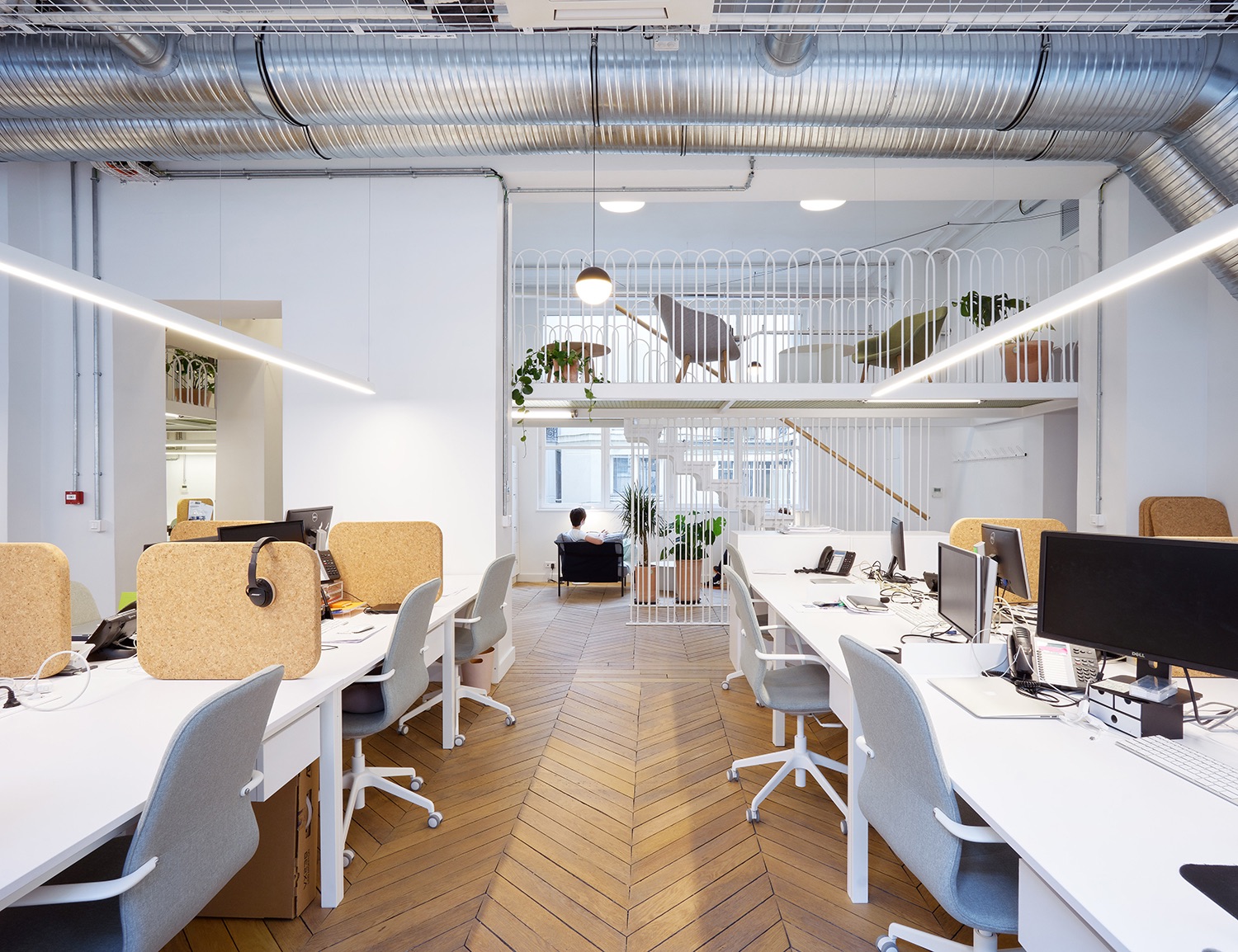 A Tour of MAD Network's Modern Paris Office - Officelovin'