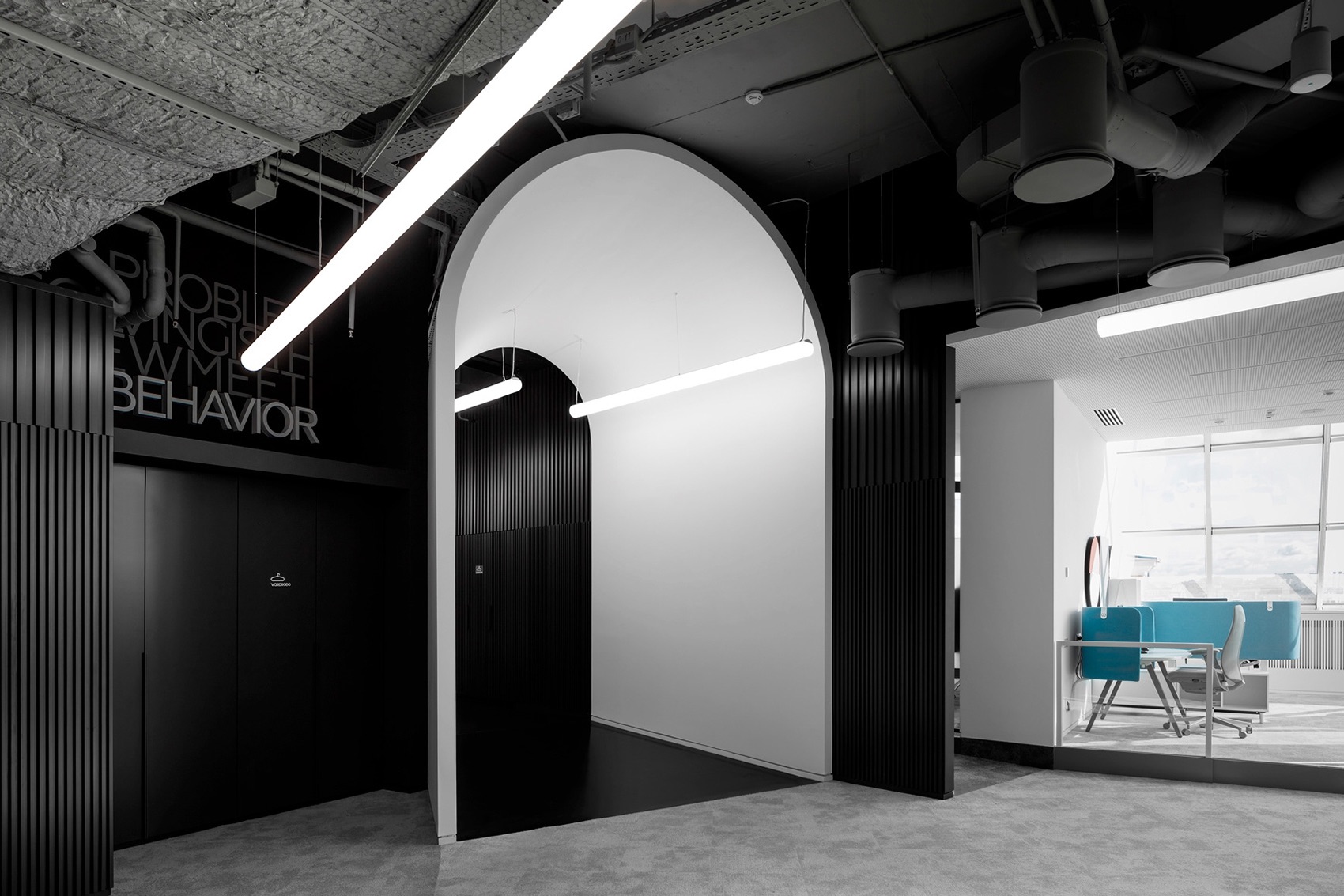 Corridor loreal-office-moscow-5