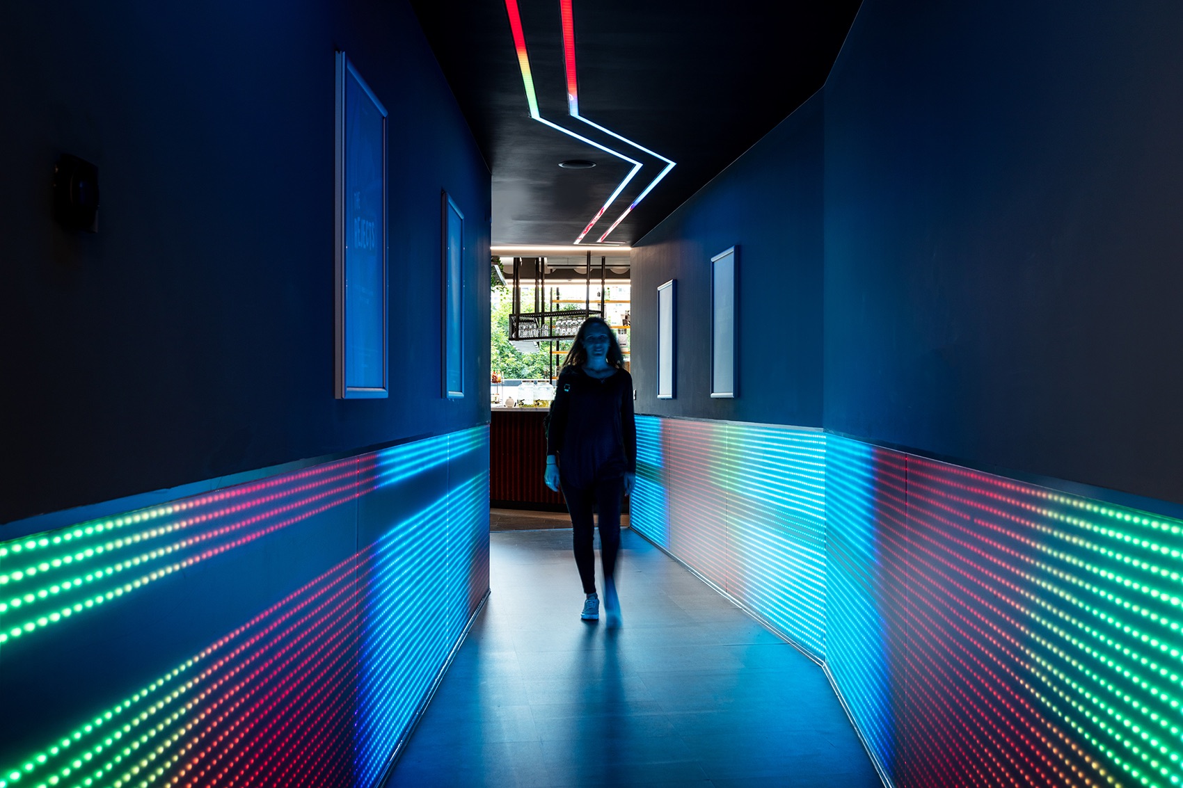 Corridor jigsaw-london-office-13