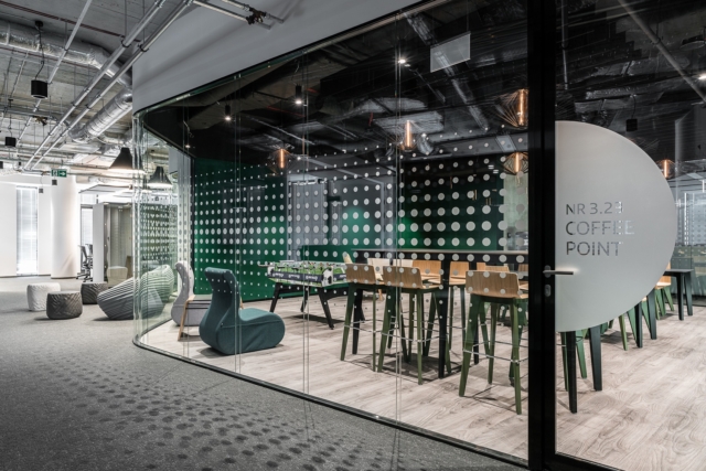 A Tour of Santander’s Elegant Lublin Office