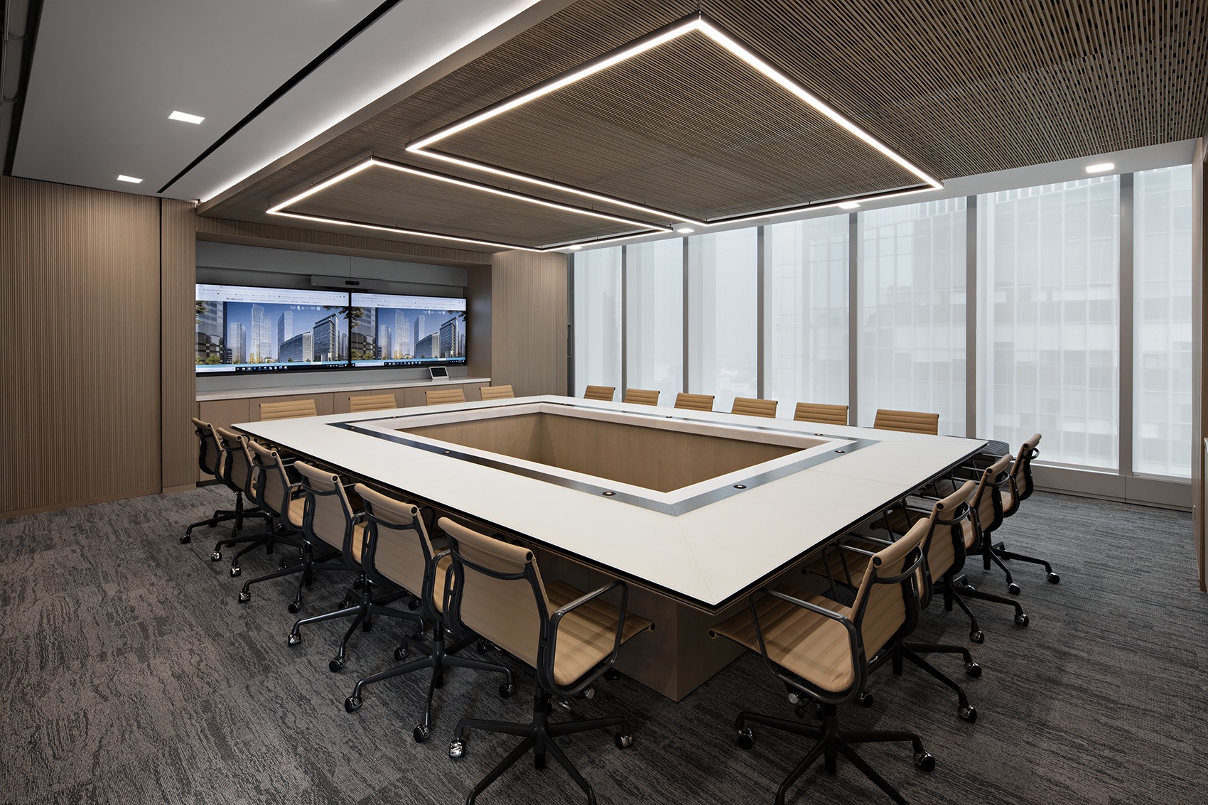 Meeting room gunung-sewu-group-jakarta-office-13