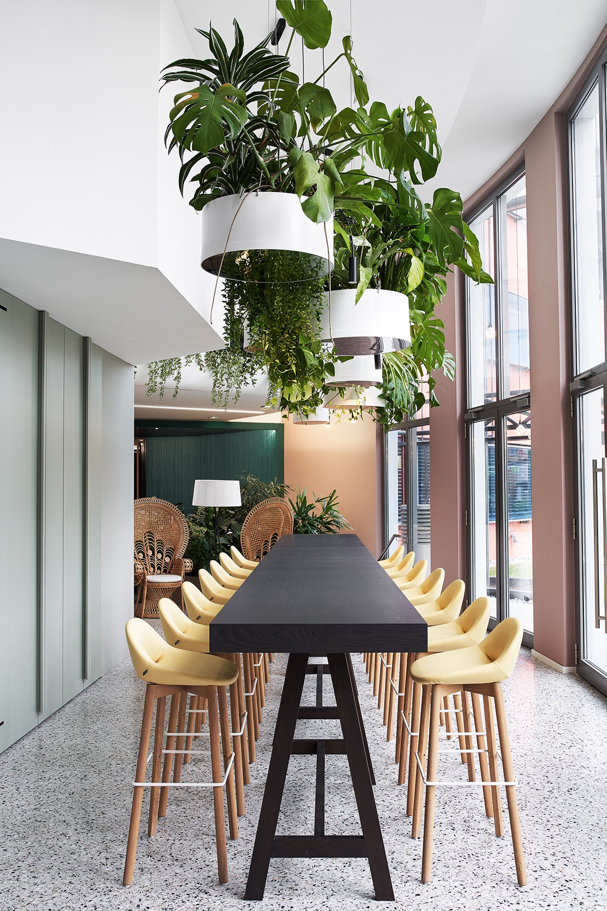 Meeting space roman-klis-design-office-13