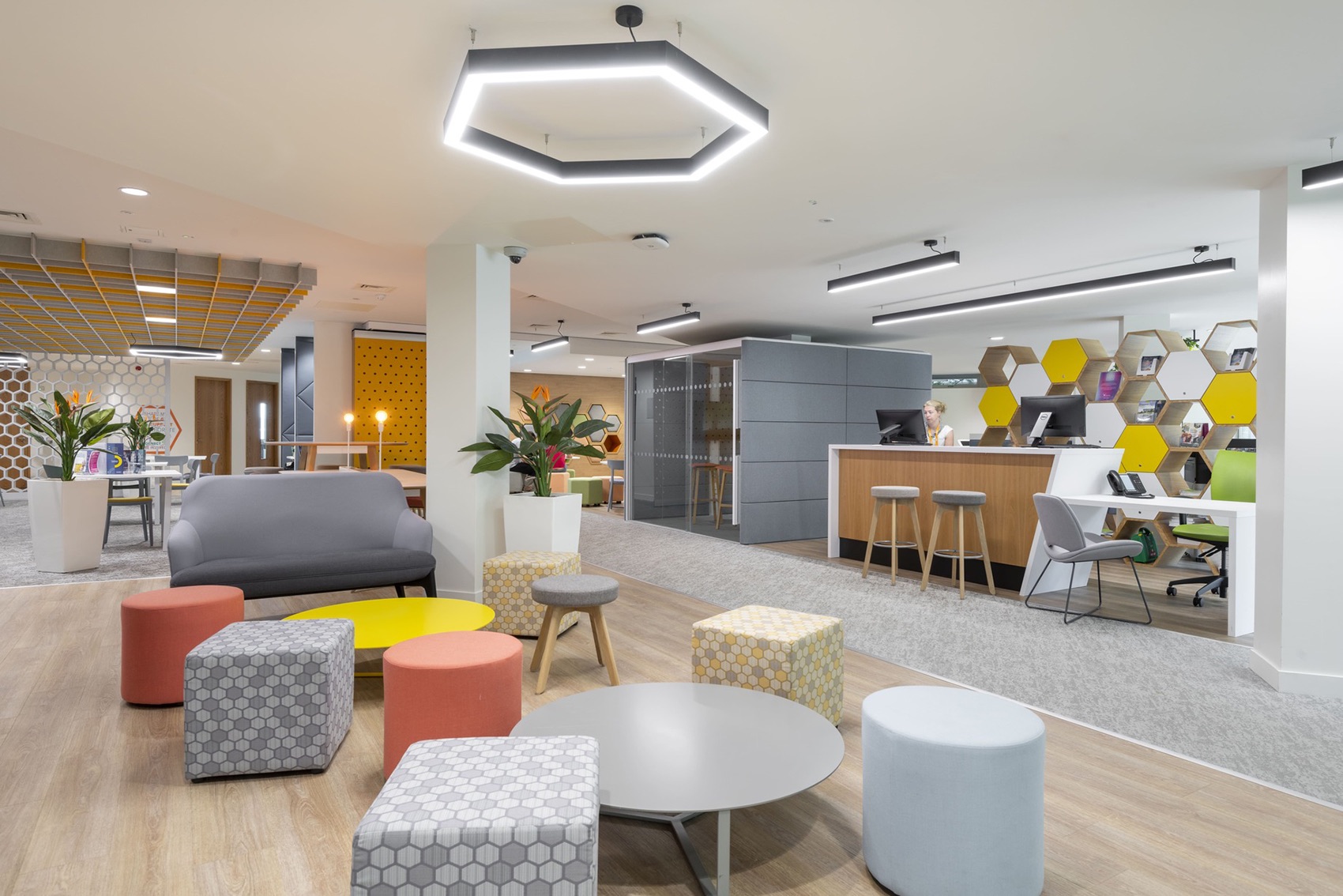 A Peek Inside University of Surrey's Workspace in Guildford - Officelovin'