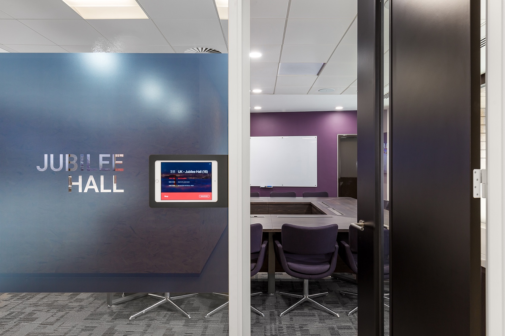 Meeting room funding-circle-office-london-12