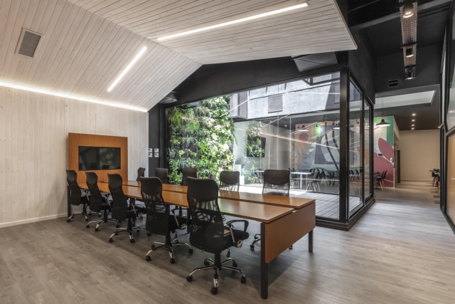 A Tour of Ualá’s Sleek New Buenos Aires Office