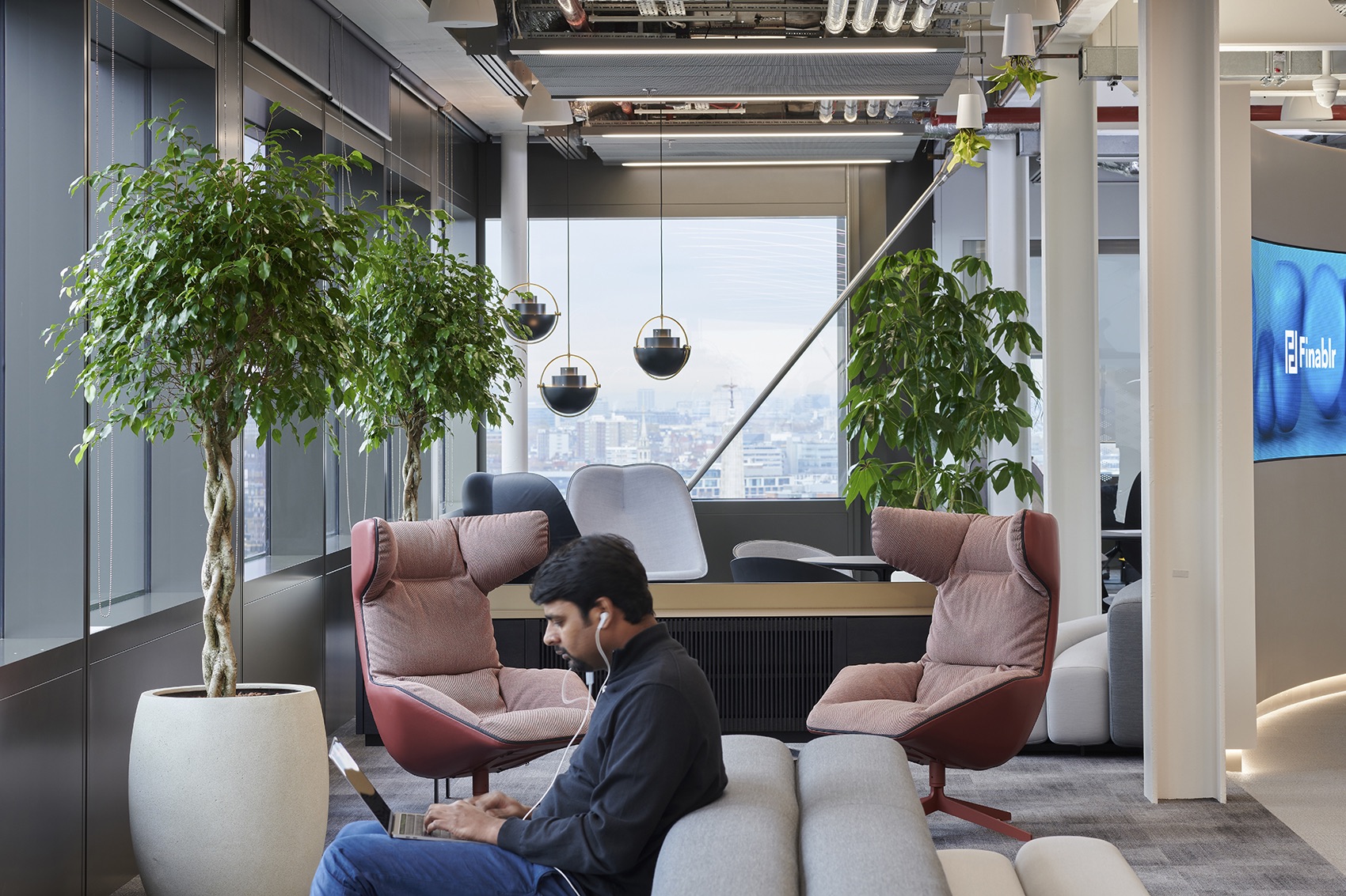 Breakout space finablr-london-office-4