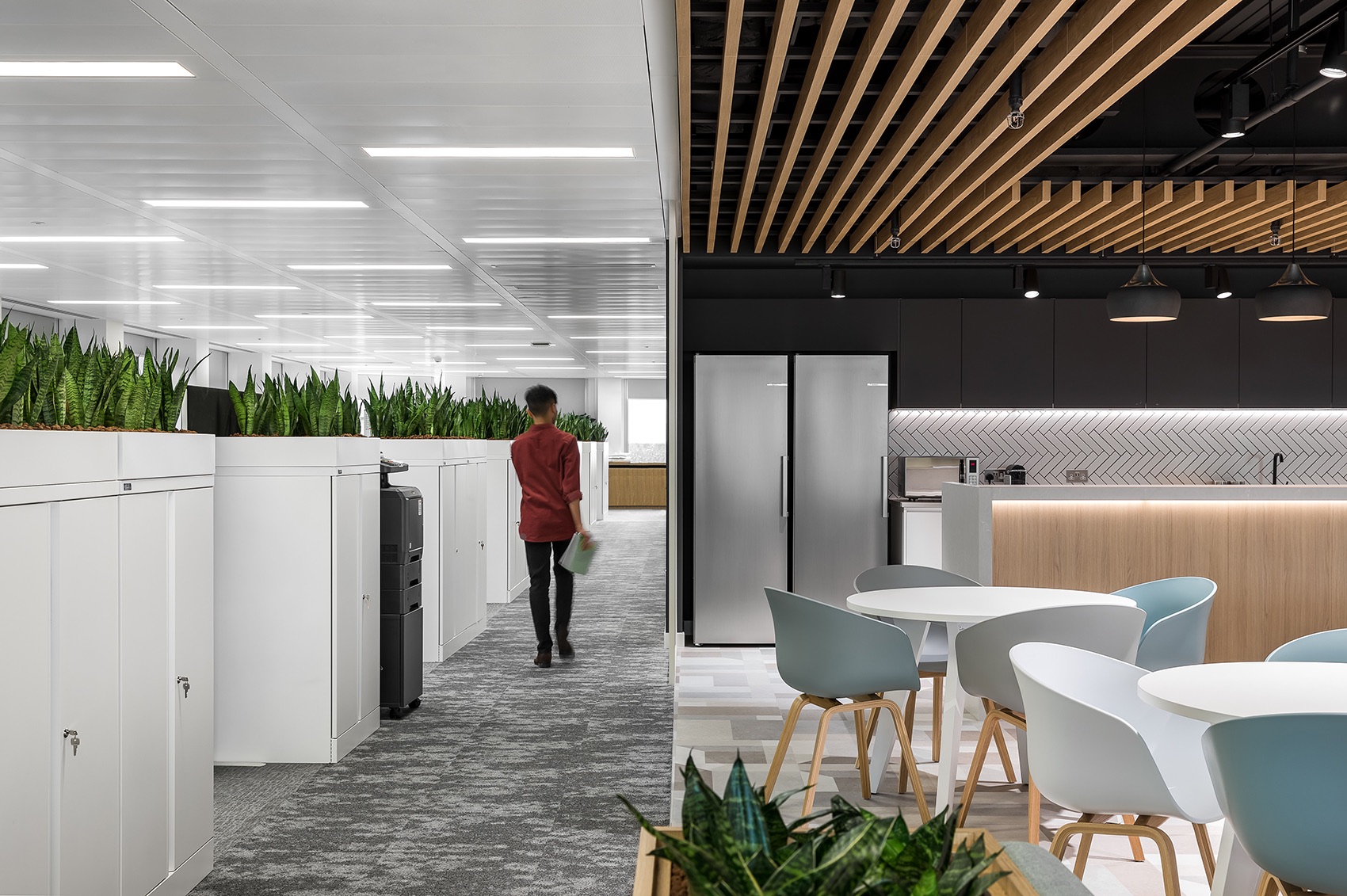 Open-plan workspace sanlam-london-office-20
